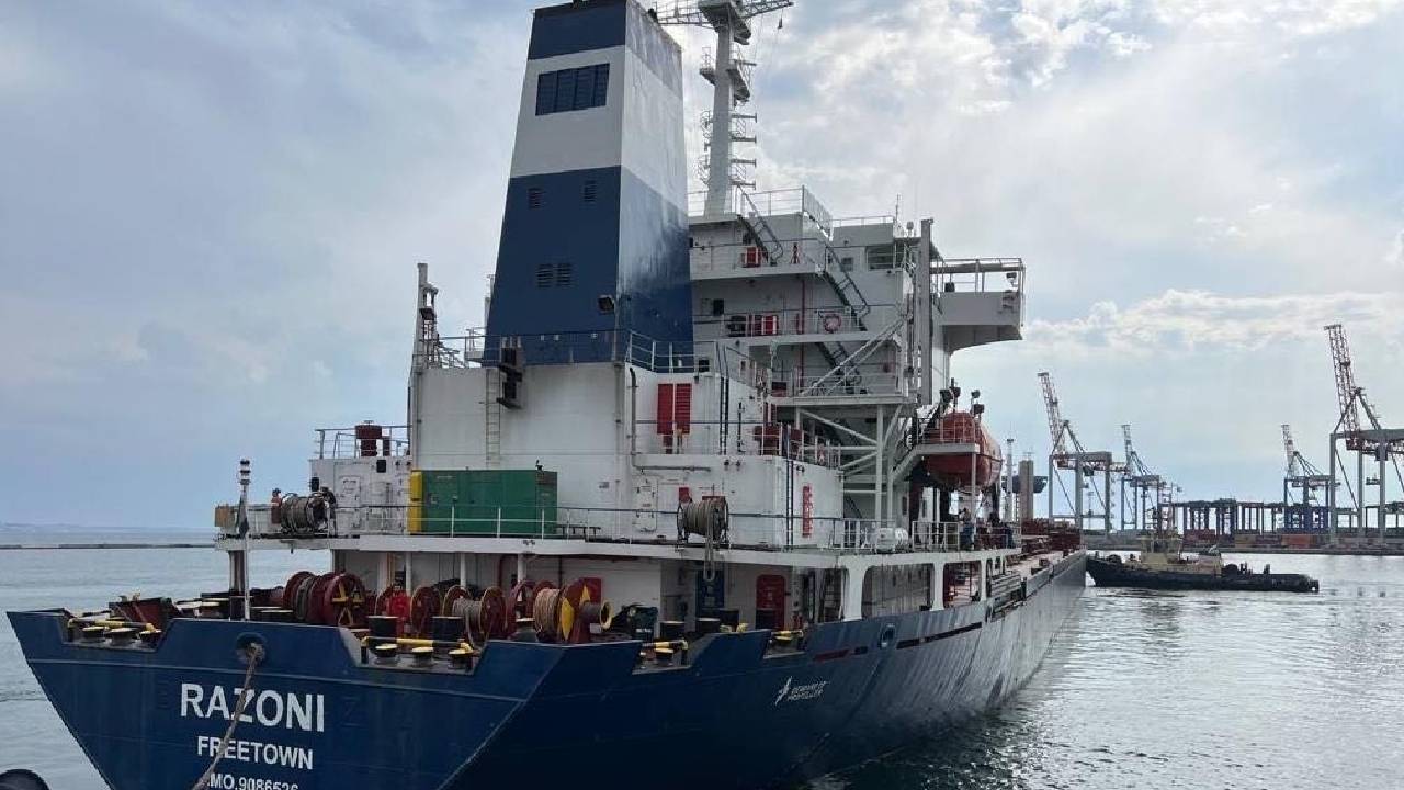 MSB duyurdu: Razoni İstanbul'da demirledi